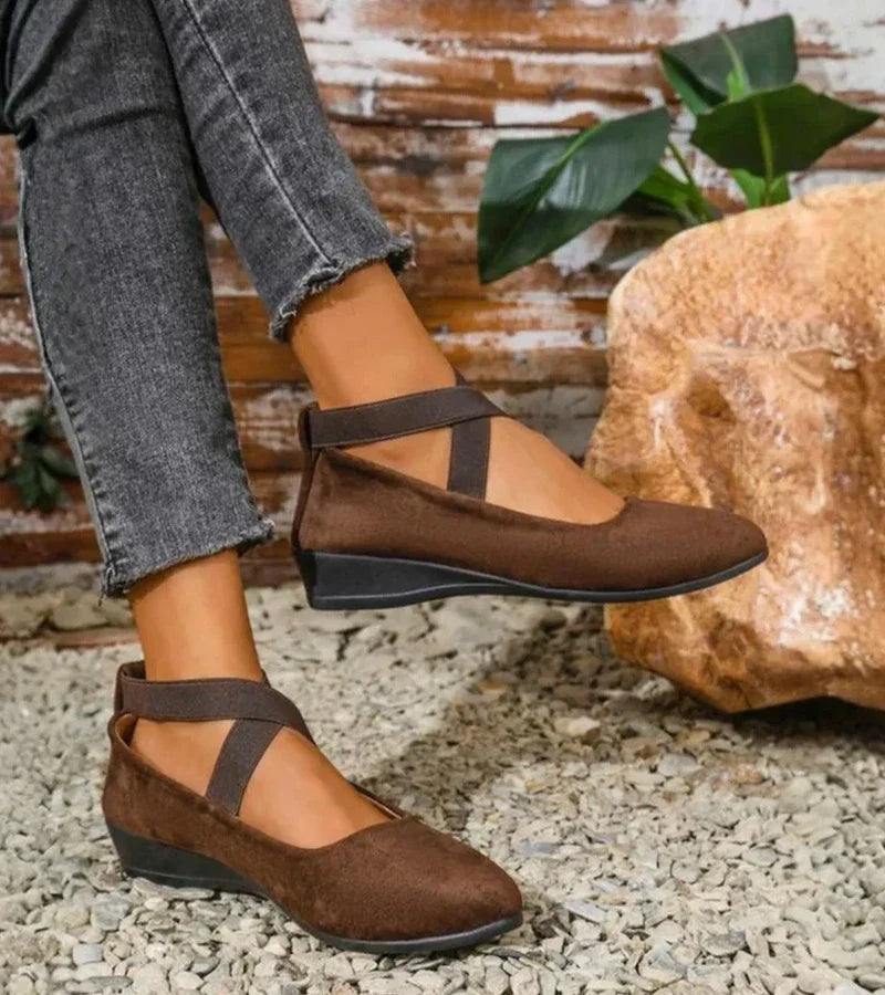 BALLERINES FERMÉES À SEMELLE COMPENSÉE