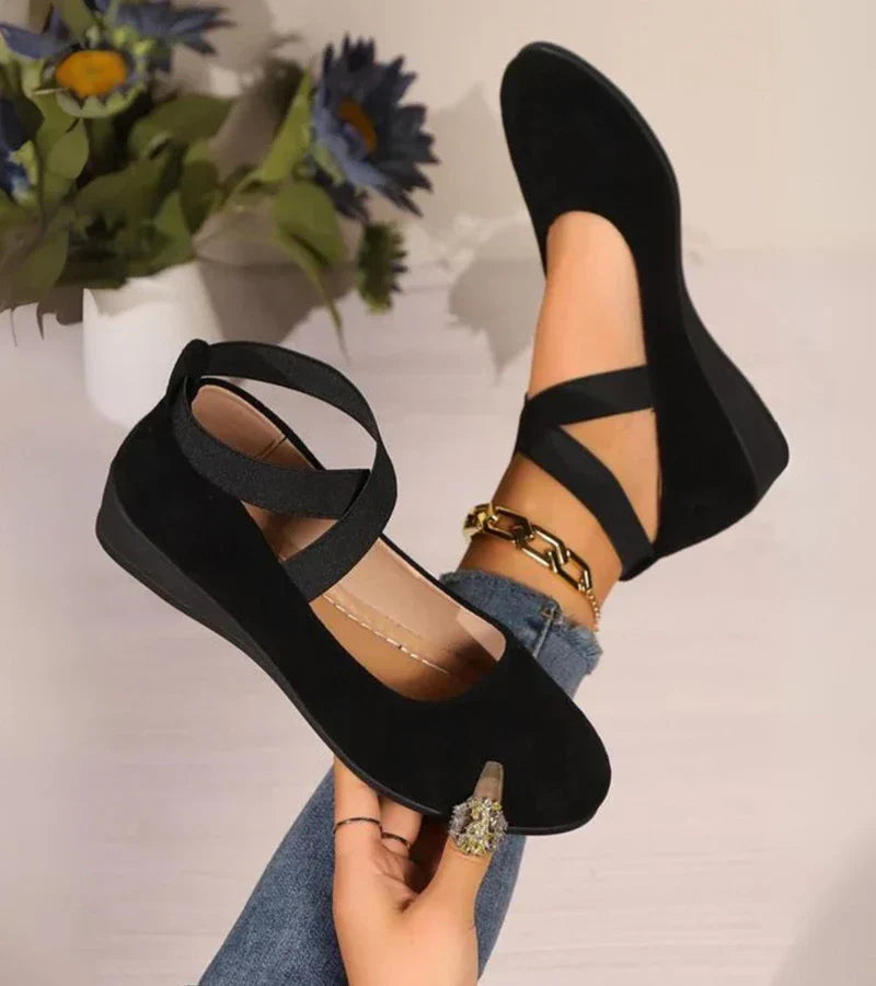 BALLERINES FERMÉES À SEMELLE COMPENSÉE