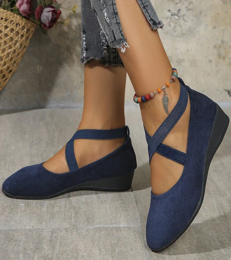 BALLERINES FERMÉES À SEMELLE COMPENSÉE